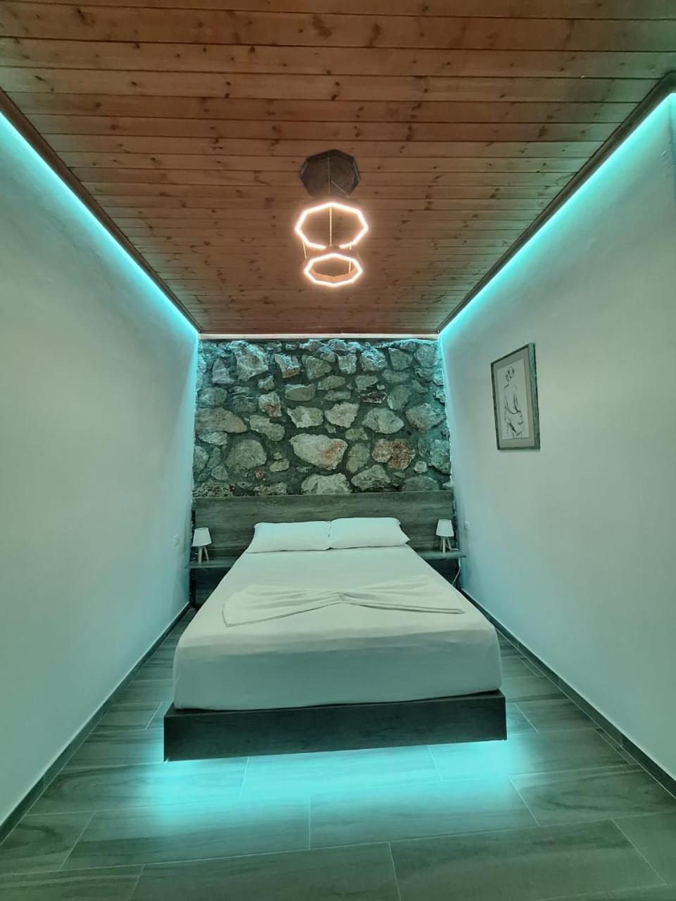 Flower Hill Vlore Luaran gambar